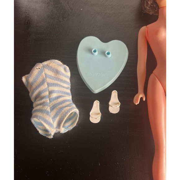 Unique Bubble Cut Brunette, Doll‎ w Original Swimsuit•Shoes & Stand•Barbie- Rare - Picture 15 of 16